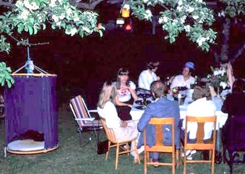1977: Middag i trädgården i Uppsala