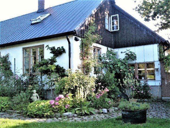 1998: Vi köper ett hus i Baskemölla