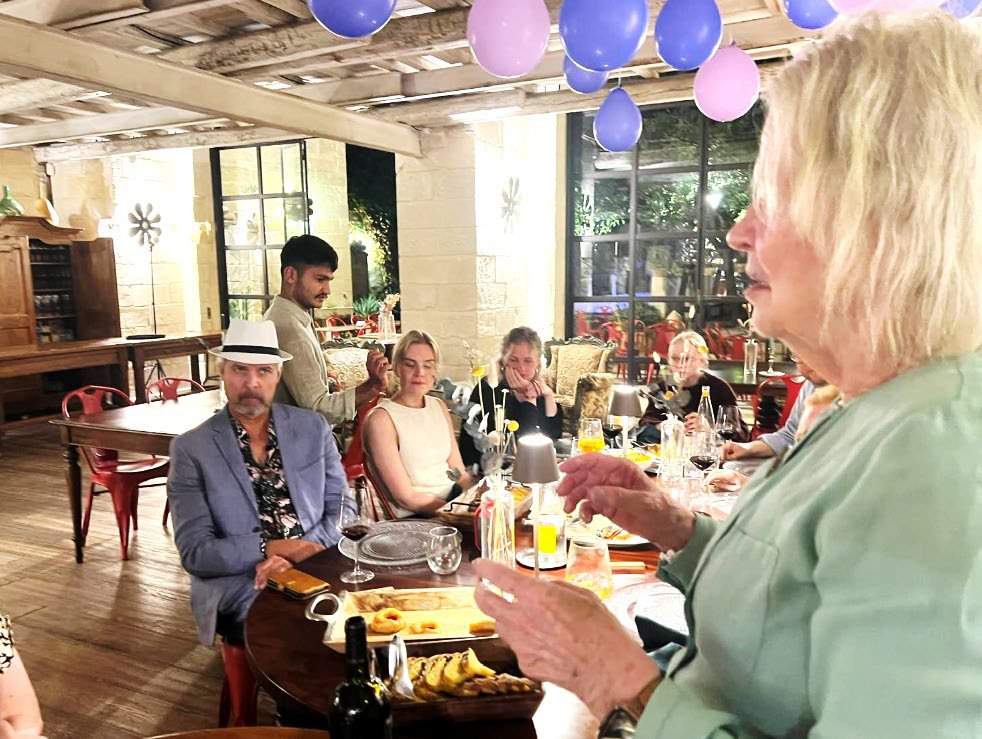 Britt 80 firas i Apulien, Italien, med hela familjen